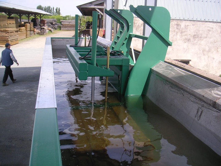 Bac-de-trempage-A2C-pour-le-traitement-des-charges-de-bois