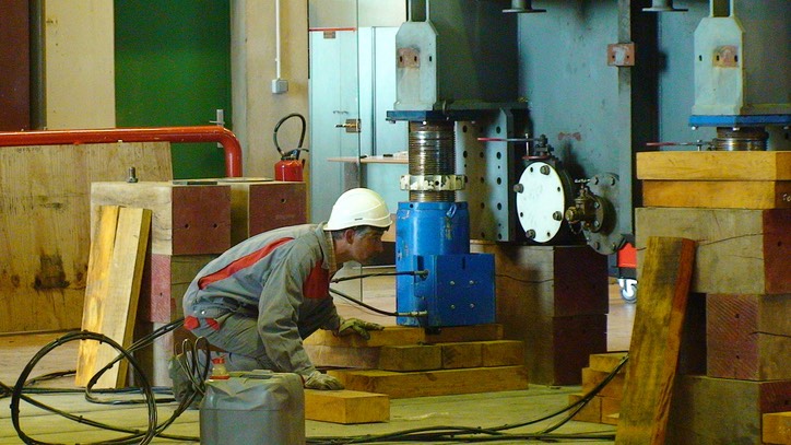 L1053-A PLAQUE ROTATIVE GROUPE CAYON SUR SITE - 03