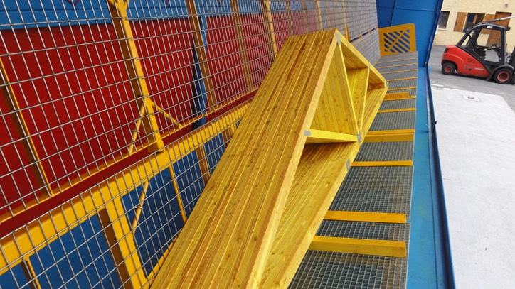 cabine d’aspersion pour le traitement des fermettes de charpente industrielle