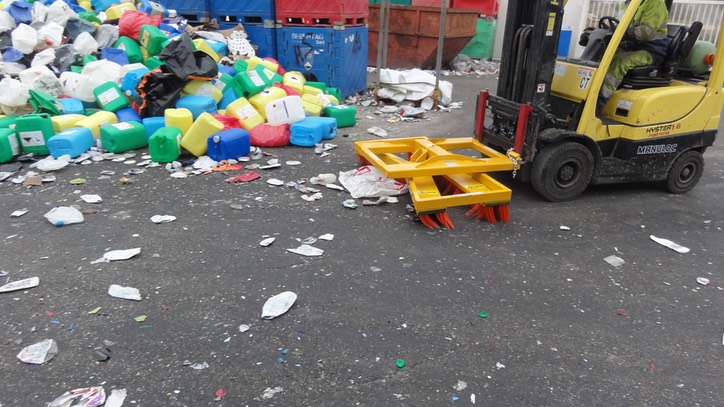 BALAI EN VÉ SUR FOURCHES CPA - 4