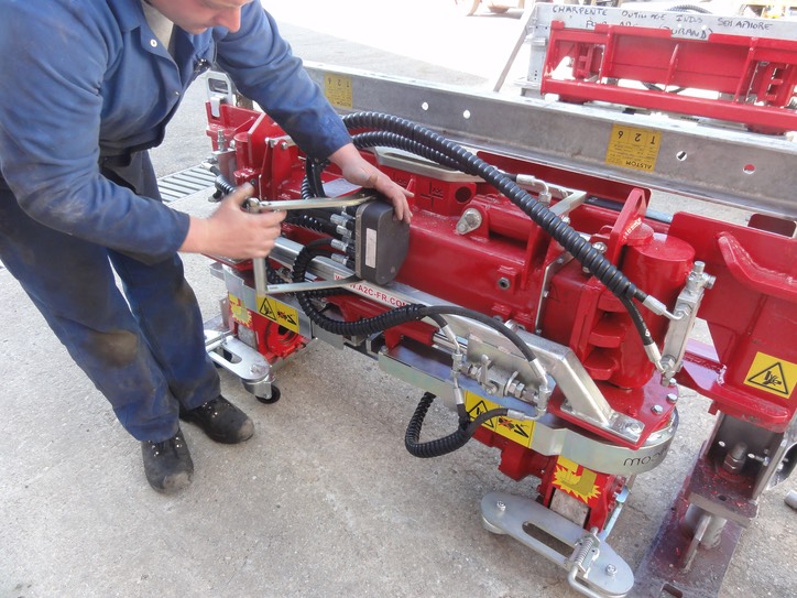 L1049-A PREMIER JEU DE CRICS ROULEUR ALSTOM A A2C - 151