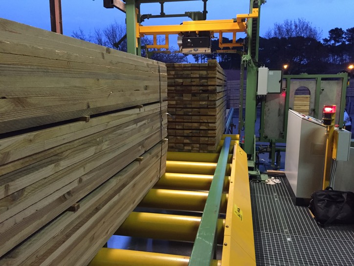 L966-B LIGNE DE TREMPAGE LESBATS SUR SITE - 220