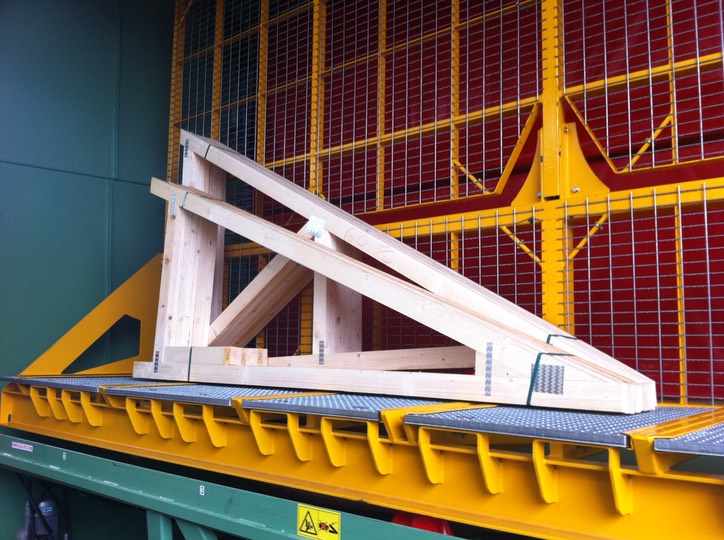 cabine d’aspersion pour le traitement des fermettes de charpente industrielle